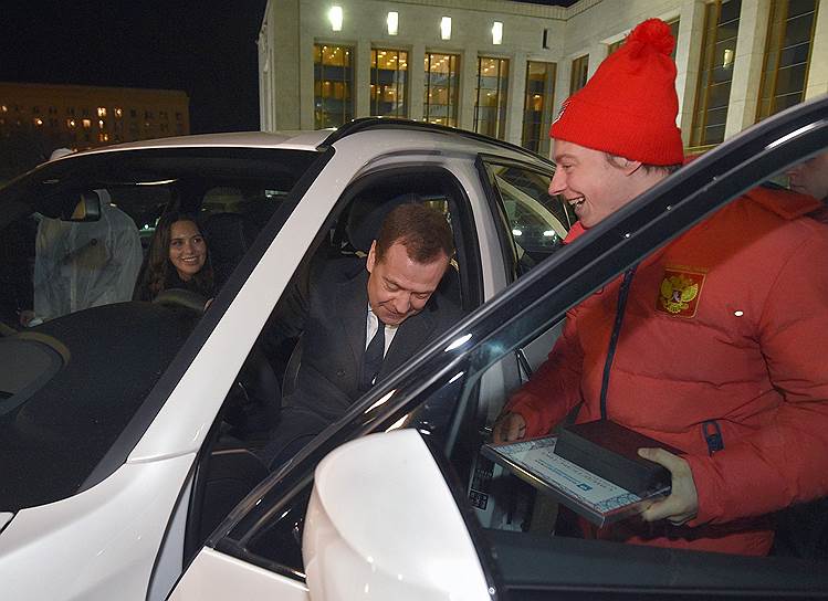 Дмитрий Медведев и хоккеист Никита Гусев