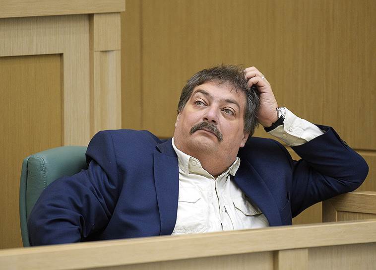 Писатель Дмитрий Быков