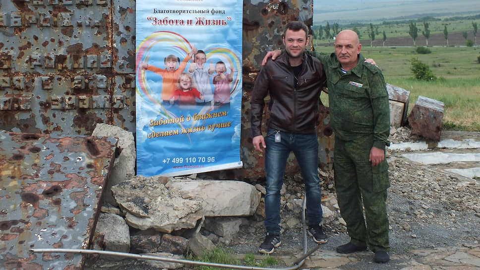 Бывший командир ПВО ДНР в городе Снежное Владимир Цемах (справа)