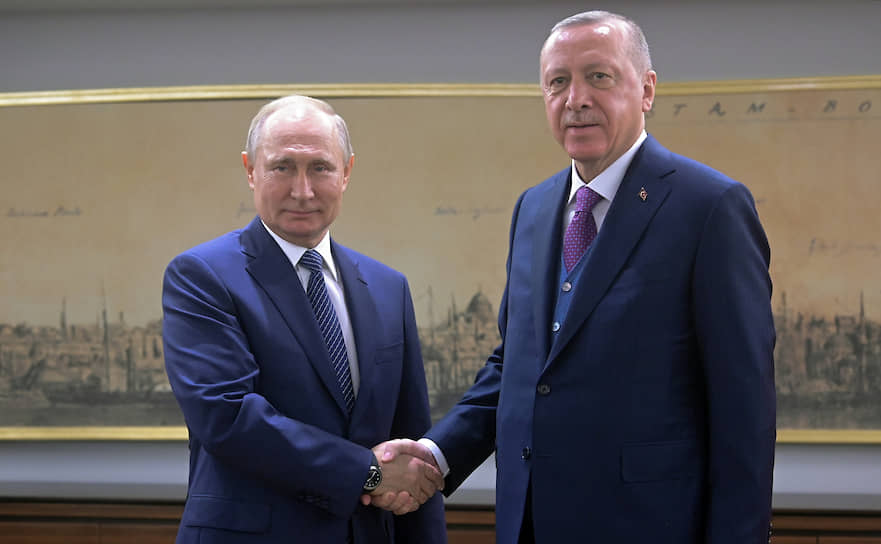 Президент России Владимир Путин (слева) и президент Турции Реджеп Тайип Эрдоган