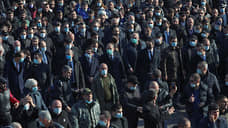 Протестующие в Ереване направились к месту службы по погибшим в Карабахе