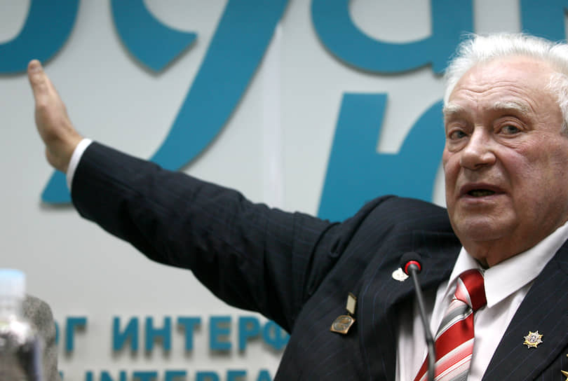 Юрий Песков в 2012 году