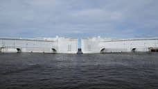 В Санкт-Петербурге закрывают дамбу из-за возможного наводнения