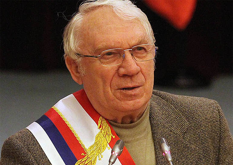 Юрий Шаров