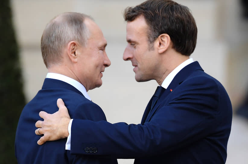 Владимир Путин (слева) и Эмманюэль Макрон в Париже, декабрь 2019 года