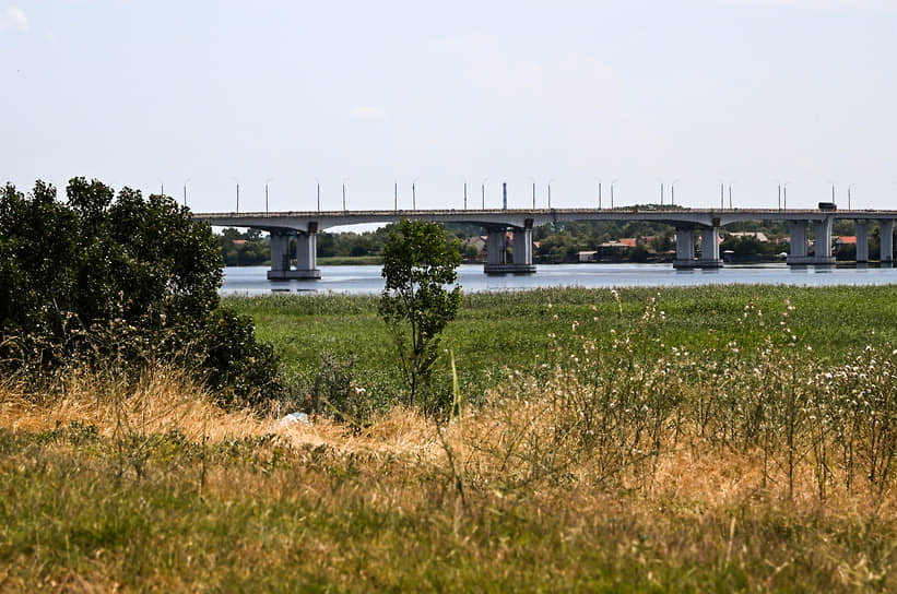 Антоновский мост через реку Днепр
