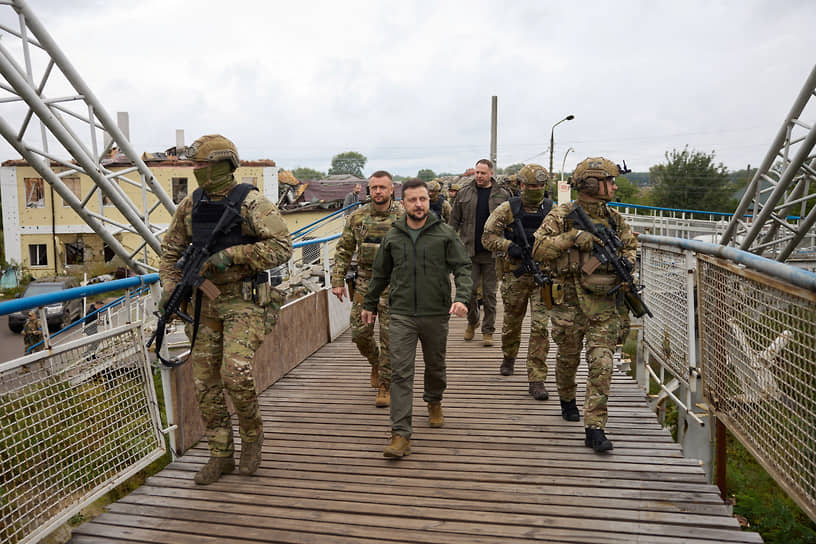 Президент Украины Владимир Зеленский в Изюме 