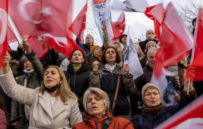 Протесты в поддержу Экрема Имамоглу