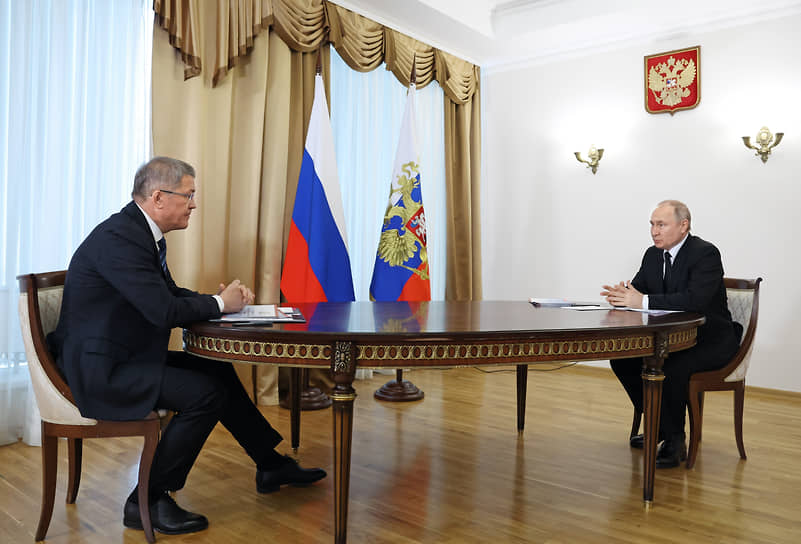 Президент России Владимир Путин и глава Республики Башкортостан Радий Хабиров