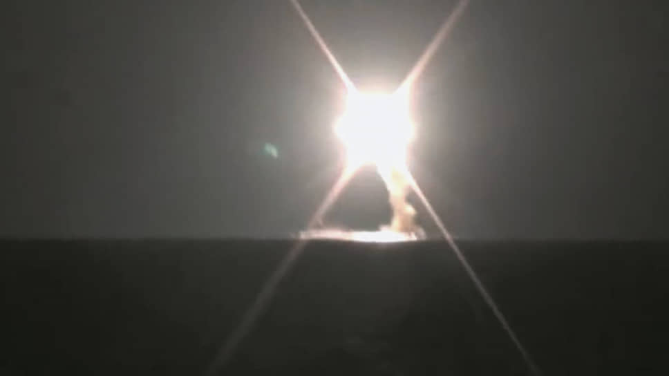 Запуск ракеты «Циркон» с атомной подводной лодки «Северодвинск».