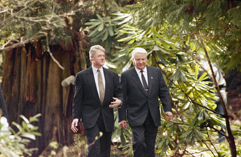 Билл Клинтон (слева) и Борис Ельцин