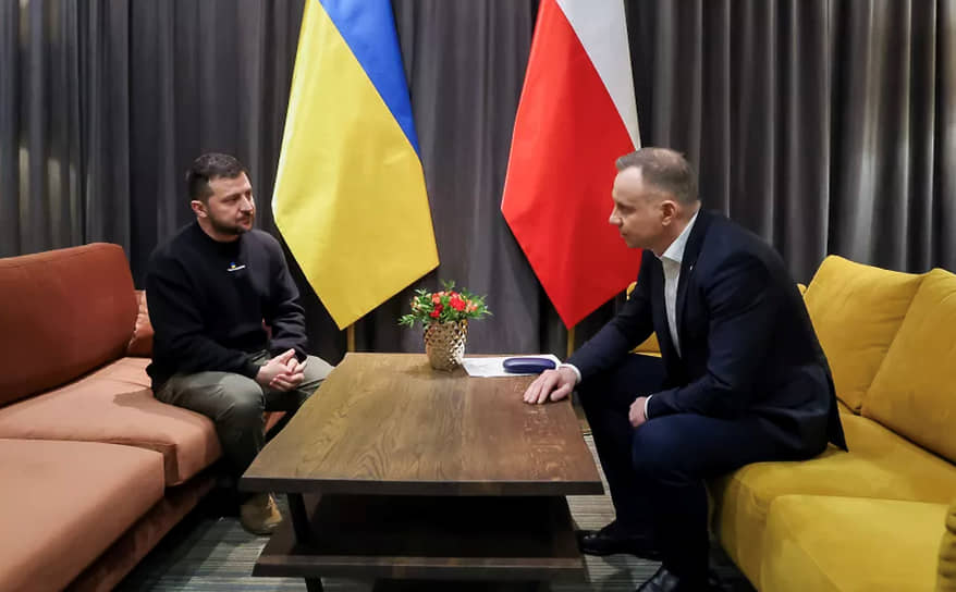 Президент Украины Владимир Зеленский и президент Польши Анджей Дуда во время встречи в городе Жешув
