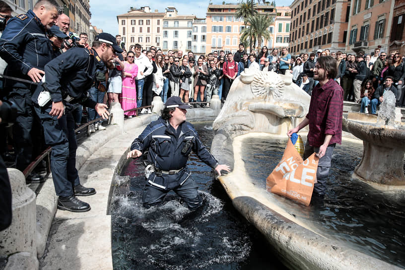 Fontana della Barcaccia