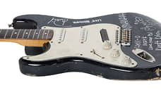 Разбитую гитару Курта Кобейна продали за $596 тыс. на аукционе