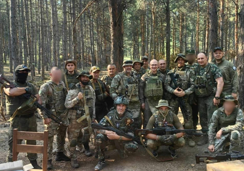 Сергей Кириенко с десантниками в Херсонской области