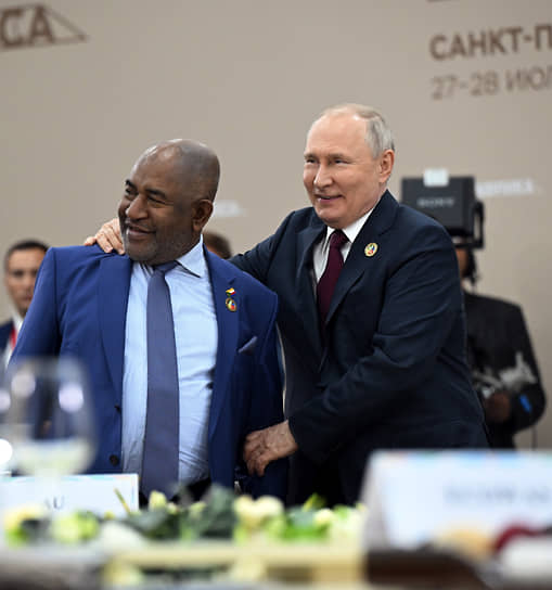 Азали Ассумани и Владимир Путин