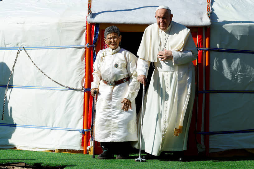 Папа римский Франциск в ходе визита в Монголию