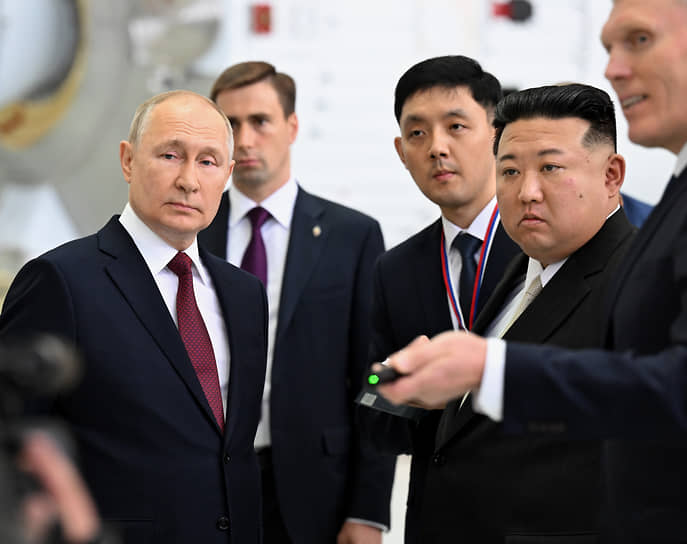 Владимир Путин (слева) и Ким Чен Ын во время встречи 13 сентября