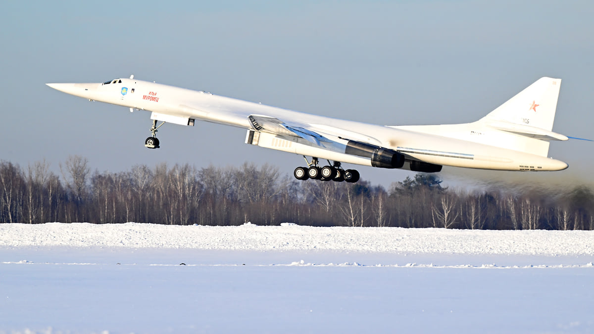 Полет Путина на ракетоносце Ту-160М продлился 30 минут – Коммерсантъ