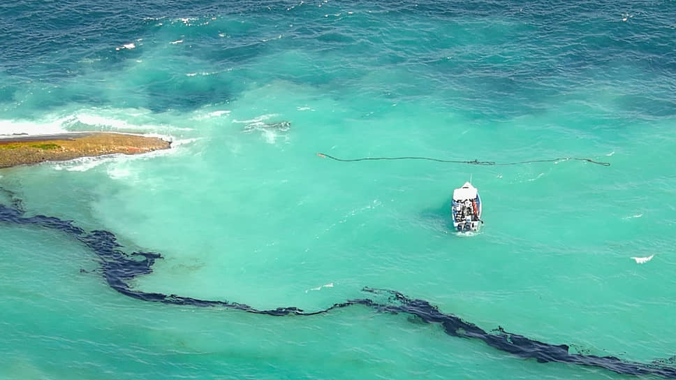 Разлив нефти на острове Тобаго