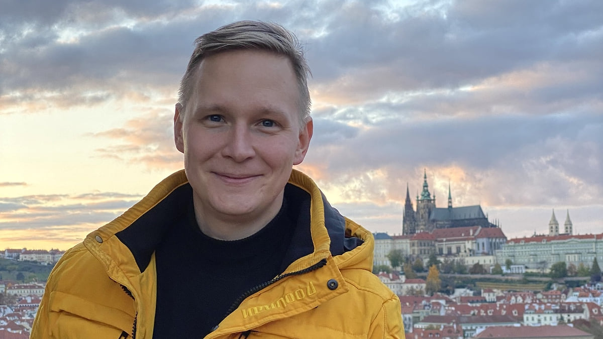 Qulning toplarini kesib tashlagan bekasi surati