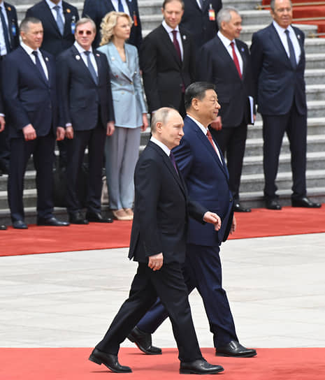 Владимир Путин (слева) и Си Цзиньпин