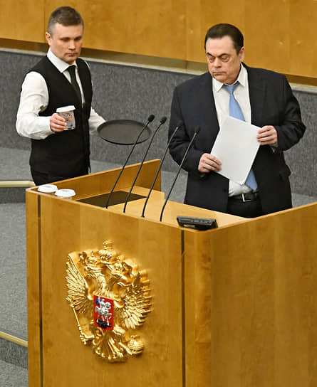 Геннадий Семигин (справа)