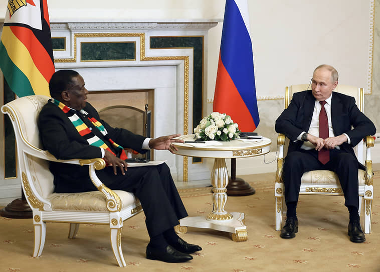 Президенты Зимбабве и России Эммерсон Мнангагва и Владимир Путин