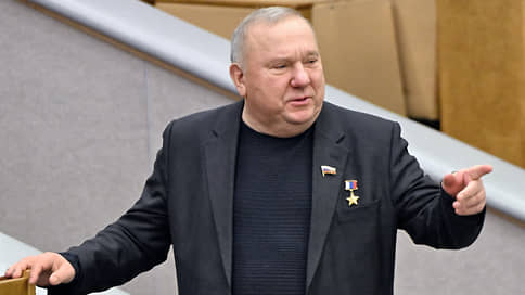 Депутат Госдумы Шаманов сравнил российскую армию с партизанским отрядом