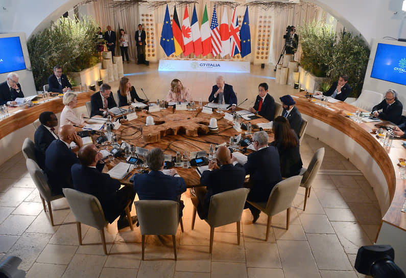 Участники G7 на саммите