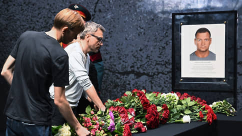 В Калязине похоронили погибшего в ДНР оператора НТВ Кожина