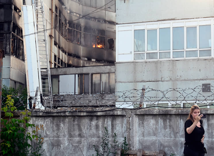 Кадр пожара в бывшем здании НИИ «Платан» в подмосковном Фрязино