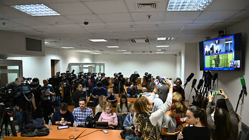 Госдума одобрила проект о свиданиях адвокатов и обвиняемых по ВКС