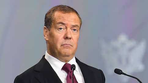 Медведев: с начала 2024 года на службу по контракту принято 190 тыс. человек