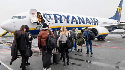 Квартальная прибыль Ryanair сократилась почти вдвое