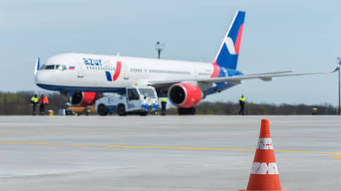 Более 350 пассажиров Azur Air не могли вылететь из Турции 16 часов