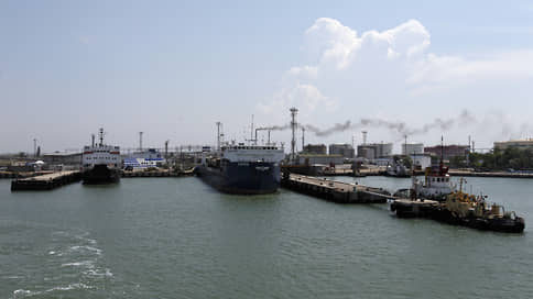 На пароме в кубанском порту Кавказ потушили пожар после атаки беспилотников