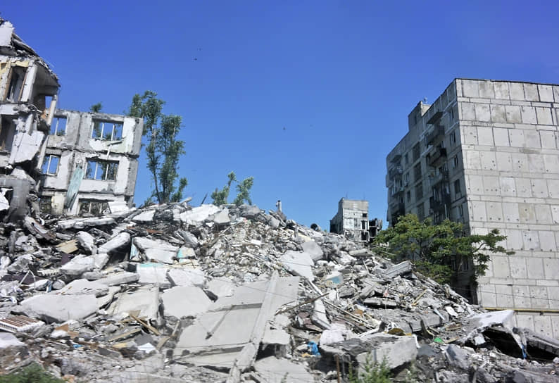 Разрушенные дома в Авдеевке в ДНР
