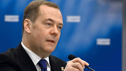 Медведев заявил, что Байден и Харрис не могут быть мировыми лидерами // Медведев: Байден может «под диктовку своего окружения» натворить что угодно