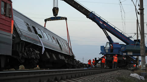 22 человека остаются в больницах после аварии поезда под Волгоградом // МВД: водитель столкнувшегося с поездом «КамАЗа» проехал на красный