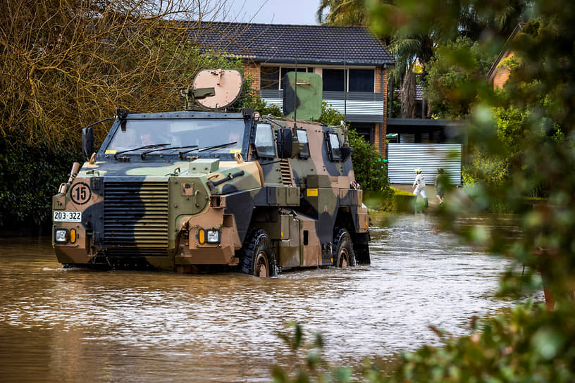 Австралийский бронетранспортер Bushmaster