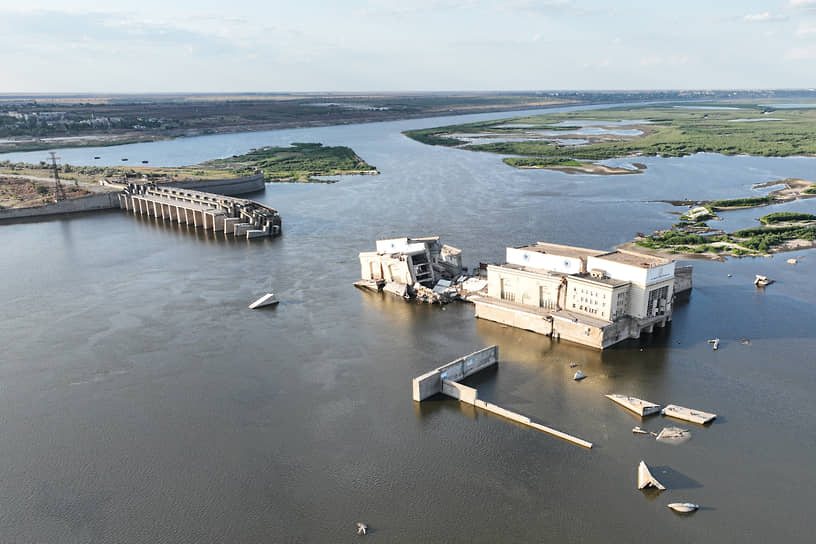 Вид на Каховское водохранилище после разрушения плотины ГЭС