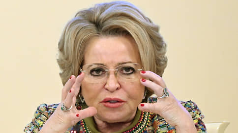 Матвиенко призвала продолжать снижать бюрократическую нагрузку на учителей