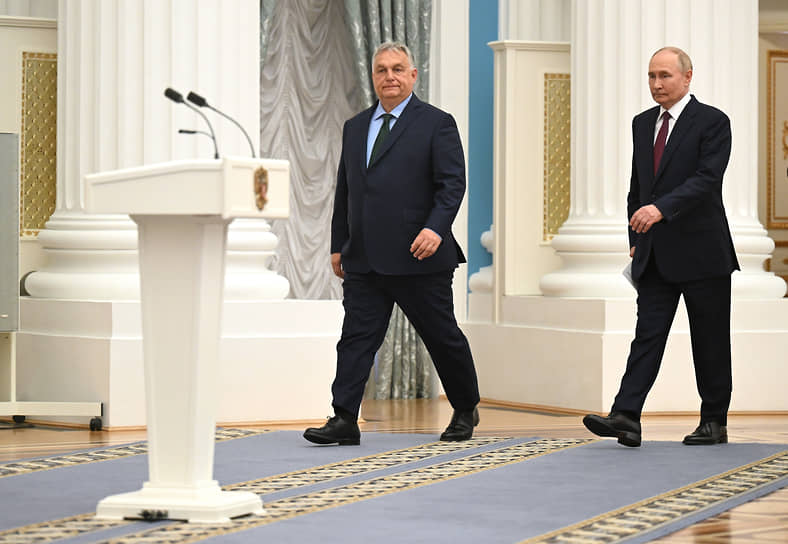 Президент России Владимир Путин (справа) и премьер-министр Венгрии Виктор Орбан 