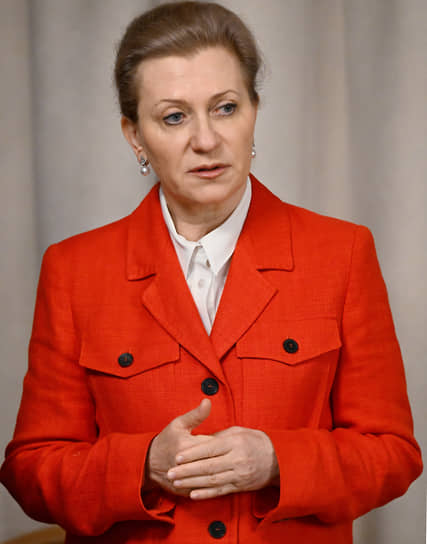 Анна Попова