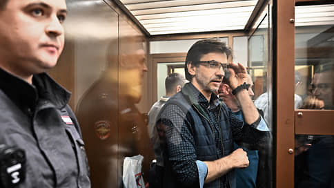 Приставы начали конфисковывать имущество бывшего министра Михаила Абызова