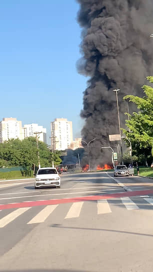 После падения самолета начался пожар