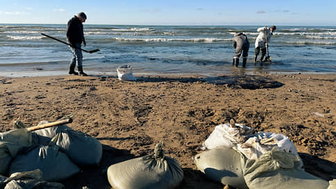 Прокуроры проверят МЧС после крушения танкеров в Черном море