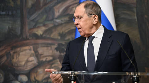 Путин наградил Лаврова орденом Андрея Первозванного в день его рождения