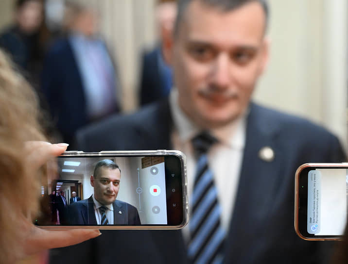 Александр Хинштейн